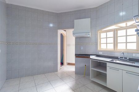 Casa à venda com 240m², 3 quartos e 2 vagas Casa à venda com 240m², 3 quartos e 2 vagasCozinha