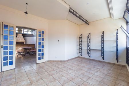 Casa à venda com 240m², 3 quartos e 2 vagas Casa à venda com 240m², 3 quartos e 2 vagasÁrea comum