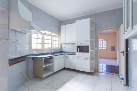 Casa à venda com 240m², 3 quartos e 2 vagas Casa à venda com 240m², 3 quartos e 2 vagasCozinha