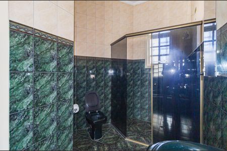 Casa à venda com 240m², 3 quartos e 2 vagas Casa à venda com 240m², 3 quartos e 2 vagasBanheiro - Suíte
