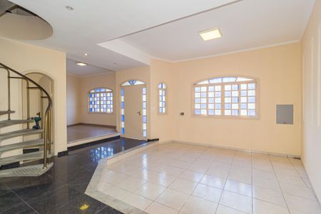 Casa à venda com 240m², 3 quartos e 2 vagas Casa à venda com 240m², 3 quartos e 2 vagasSala de Estar