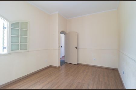 Casa à venda com 240m², 3 quartos e 2 vagas Casa à venda com 240m², 3 quartos e 2 vagasSuíte