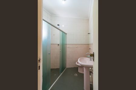 Casa à venda com 240m², 3 quartos e 2 vagas Casa à venda com 240m², 3 quartos e 2 vagasBanheiro - Social