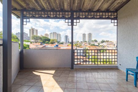 Casa à venda com 240m², 3 quartos e 2 vagas Casa à venda com 240m², 3 quartos e 2 vagasVaranda
