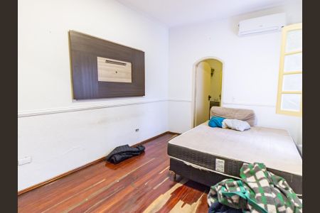 Casa à venda com 240m², 3 quartos e 1 vagaSuíte 2