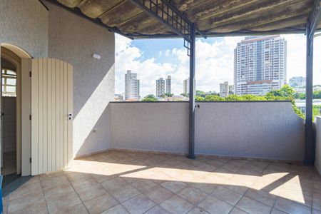 Casa à venda com 240m², 3 quartos e 2 vagas Casa à venda com 240m², 3 quartos e 2 vagasVaranda