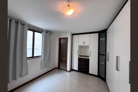 Apartamento à venda com 263m², 4 quartos e 3 vagasSuíte 2