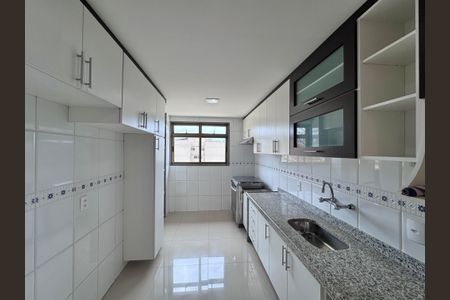 Apartamento à venda com 263m², 4 quartos e 3 vagasCozinha e Área de Serviço