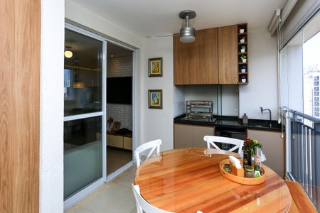 Apartamento à venda com 67m², 2 quartos e 2 vagas Apartamento à venda com 67m², 2 quartos e 2 vagasVaranda da Sala