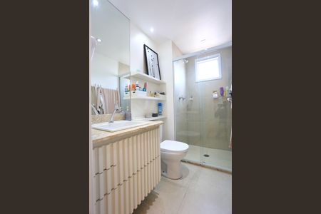 Apartamento à venda com 67m², 2 quartos e 2 vagas Apartamento à venda com 67m², 2 quartos e 2 vagasBanheiro da Suíte