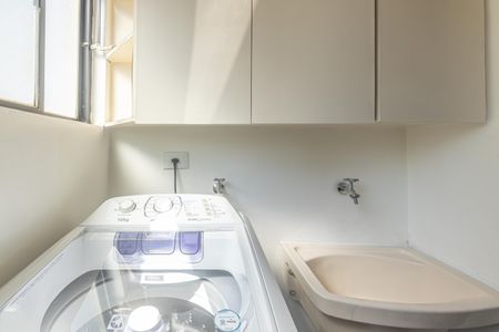 Apartamento à venda com 65m², 2 quartos e 1 vagaÁrea de Serviço