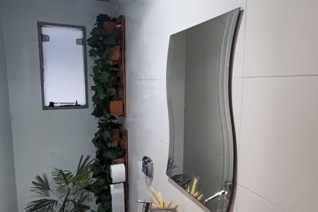 Casa de condomínio à venda com 164m², 3 quartos e 2 vagasLavabo