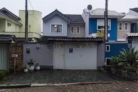 Casa de condomínio à venda com 164m², 3 quartos e 2 vagasFachada
