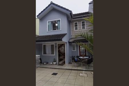 Casa de condomínio à venda com 164m², 3 quartos e 2 vagasFachada