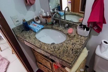 Casa de condomínio à venda com 164m², 3 quartos e 2 vagasBanheiro da Suíte 2