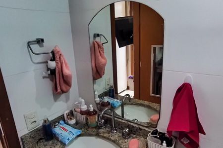 Casa de condomínio à venda com 164m², 3 quartos e 2 vagasBanheiro da Suíte 2