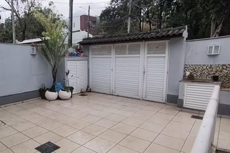 Casa de condomínio à venda com 164m², 3 quartos e 2 vagasQuintal e Garagem