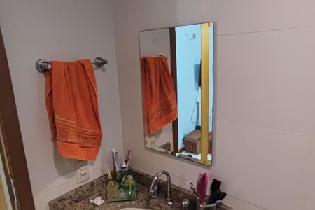 Casa de condomínio à venda com 164m², 3 quartos e 2 vagasBanheiro da Suíte 1