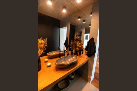 Casa para alugar com 450m², 2 quartos e 2 vagasBanheiro Social