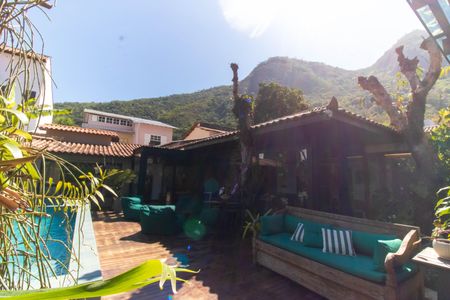 Casa para alugar com 450m², 2 quartos e 2 vagasQuintal