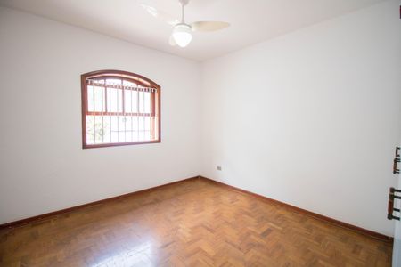 Casa à venda com 200m², 3 quartos e 2 vagas Casa à venda com 200m², 3 quartos e 2 vagasQuarto 2