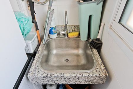 Apartamento à venda com 49m², 2 quartos e 1 vaga Apartamento à venda com 49m², 2 quartos e 1 vagaÁrea de Serviço