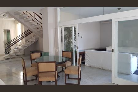 Apartamento para alugar com 383m², 4 quartos e 2 vagasSala