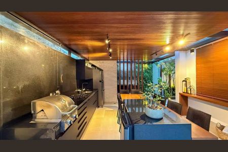 Apartamento à venda com 185m², 2 quartos e 2 vagasCozinha