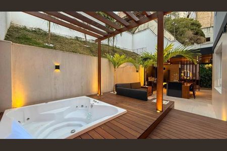 Apartamento à venda com 185m², 2 quartos e 2 vagasÁrea comum