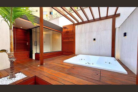 Apartamento à venda com 185m², 2 quartos e 2 vagasÁrea comum