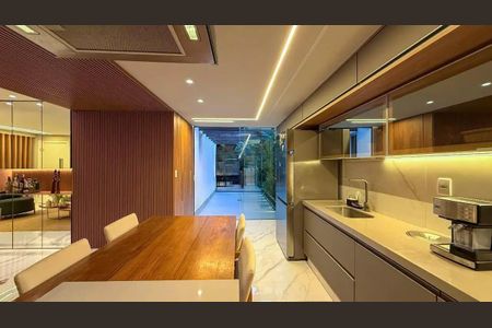 Apartamento à venda com 185m², 2 quartos e 2 vagasSala