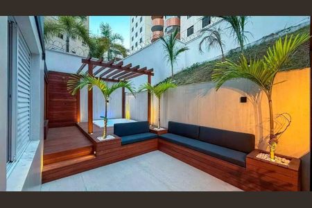 Apartamento à venda com 185m², 2 quartos e 2 vagasÁrea comum