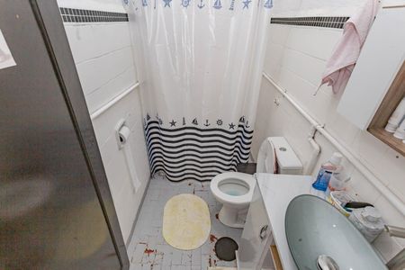 Casa à venda com 211m², 3 quartos e 2 vagasBanheiro