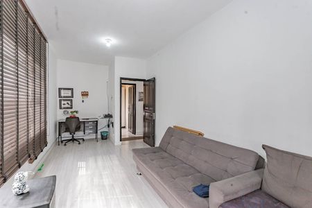 Casa à venda com 211m², 3 quartos e 2 vagasSala