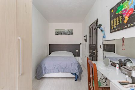 Casa à venda com 211m², 3 quartos e 2 vagasQuarto 2