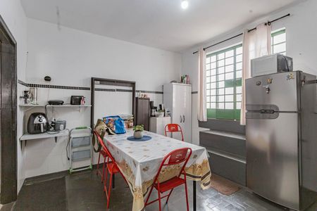 Casa à venda com 211m², 3 quartos e 2 vagasCozinha
