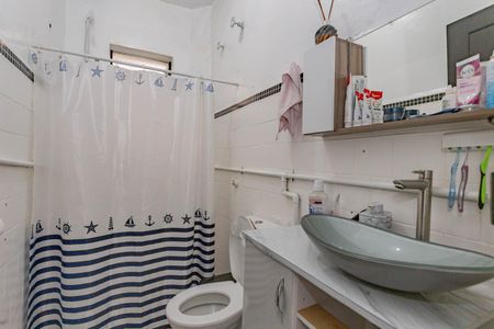 Casa à venda com 211m², 3 quartos e 2 vagasBanheiro
