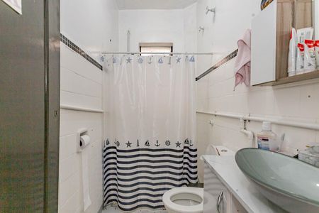 Casa à venda com 211m², 3 quartos e 2 vagasBanheiro