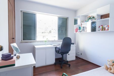Apartamento à venda com 150m², 4 quartos e 2 vagas Apartamento à venda com 150m², 4 quartos e 2 vagasQuarta 3