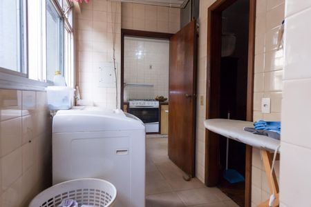 Apartamento à venda com 150m², 4 quartos e 2 vagas Apartamento à venda com 150m², 4 quartos e 2 vagasÁrea de Serviço