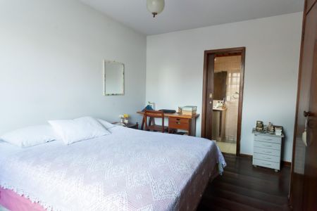 Apartamento à venda com 150m², 4 quartos e 2 vagas Apartamento à venda com 150m², 4 quartos e 2 vagassuite