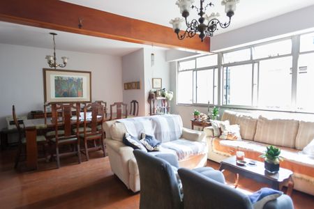 Apartamento à venda com 150m², 4 quartos e 2 vagas Apartamento à venda com 150m², 4 quartos e 2 vagasSala