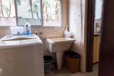 Apartamento à venda com 150m², 4 quartos e 2 vagas Apartamento à venda com 150m², 4 quartos e 2 vagasÁrea de Serviço