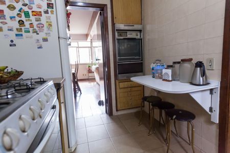 Apartamento à venda com 150m², 4 quartos e 2 vagas Apartamento à venda com 150m², 4 quartos e 2 vagasCozinha