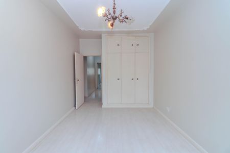 Apartamento à venda com 142m², 3 quartos e 1 vaga Apartamento à venda com 142m², 3 quartos e 1 vagaQuarto 2