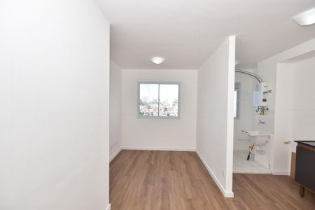 Sala de apartamento para alugar com 2 quartos, 42m² em Parque Arariba, São Paulo