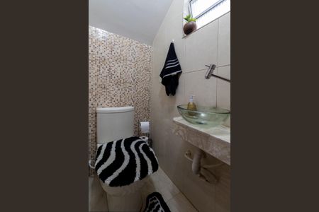 Casa à venda com 144m², 3 quartos e 2 vagasLavabo