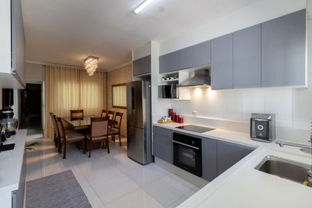 Casa à venda com 144m², 3 quartos e 2 vagasCozinha