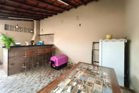 Casa à venda com 150m², 3 quartos e 1 vagaÁrea gourmet