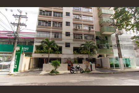 Apartamento à venda com 85m², 2 quartos e 1 vaga Apartamento à venda com 85m², 2 quartos e 1 vagaFachada